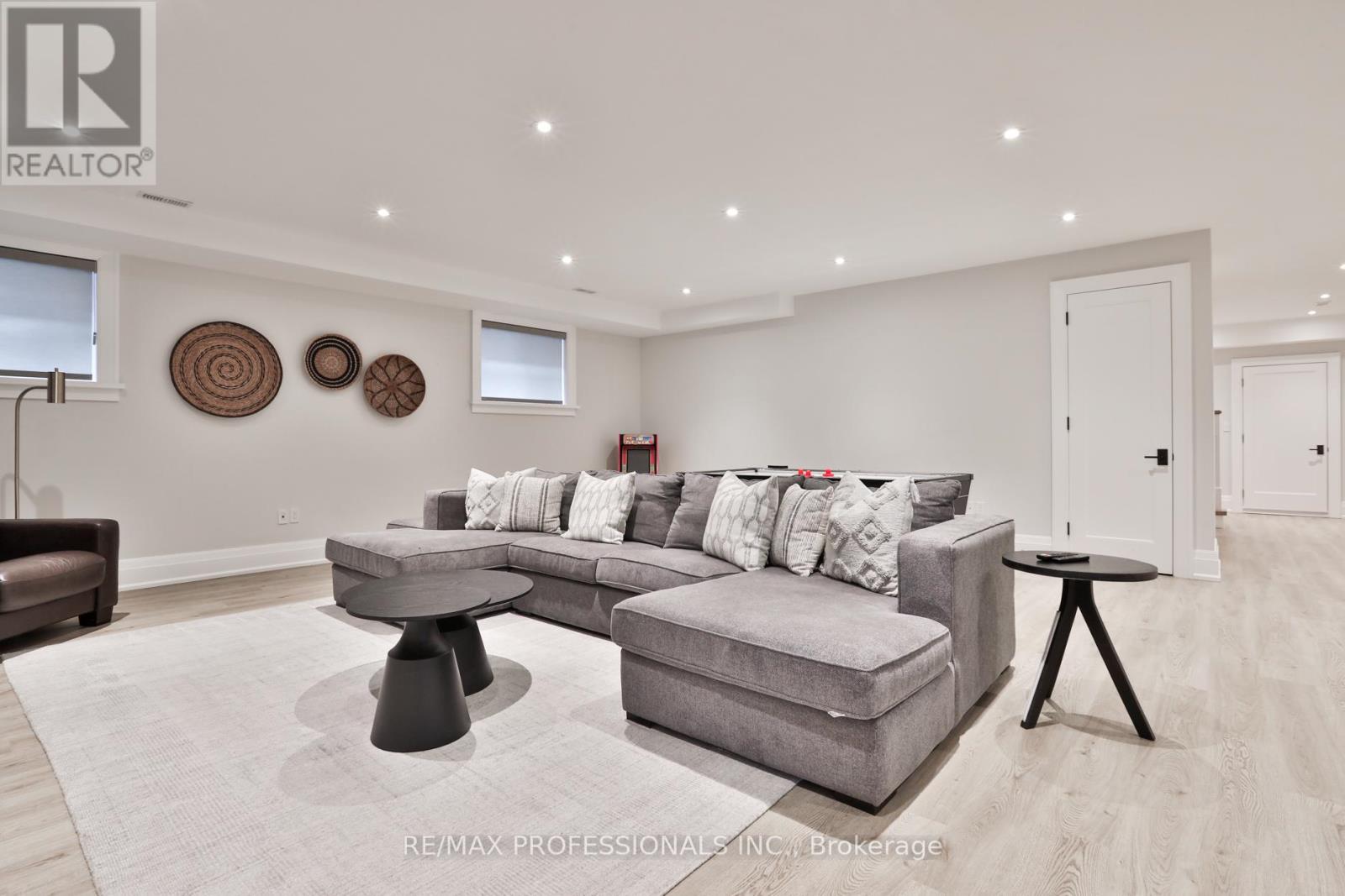 51 Saybrook Avenue, Toronto, Ontario  M8Z 2V6 - Photo 42 - W12918564