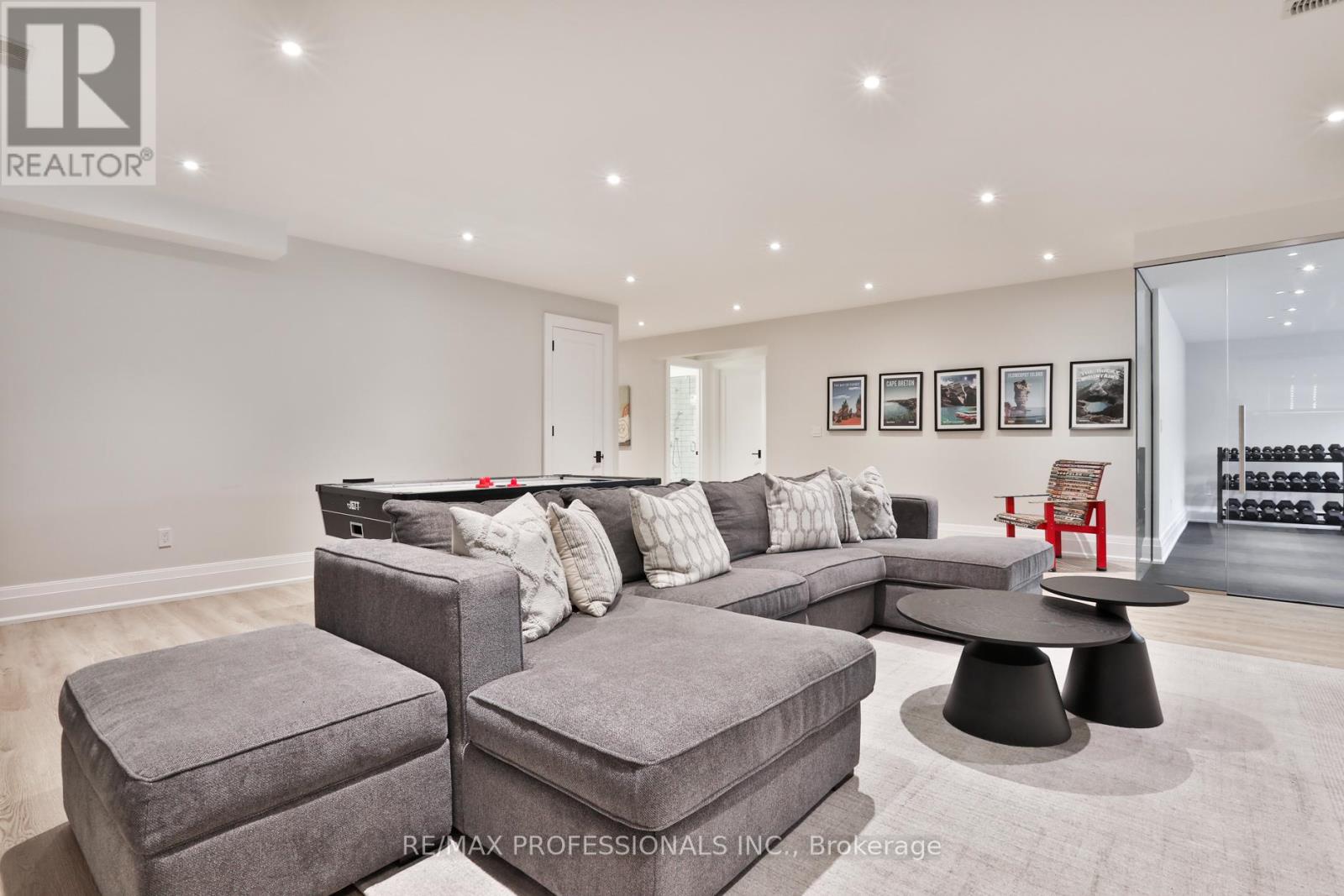 51 Saybrook Avenue, Toronto, Ontario  M8Z 2V6 - Photo 43 - W12918564