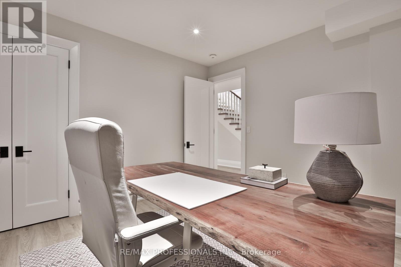 51 Saybrook Avenue, Toronto, Ontario  M8Z 2V6 - Photo 47 - W12918564