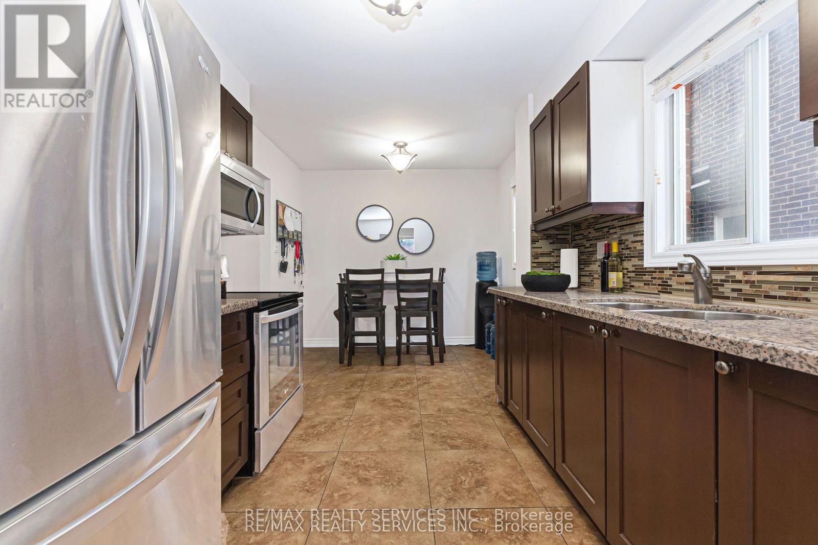 78 Wildercroft Avenue, Brampton, Ontario  L6V 4G5 - Photo 18 - W12918606