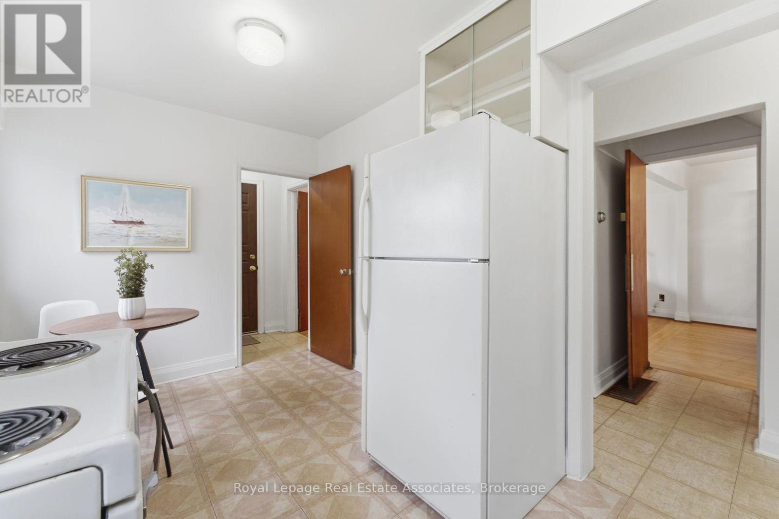 68 Gair Drive, Toronto, Ontario  M8W 4P8 - Photo 11 - W12918608