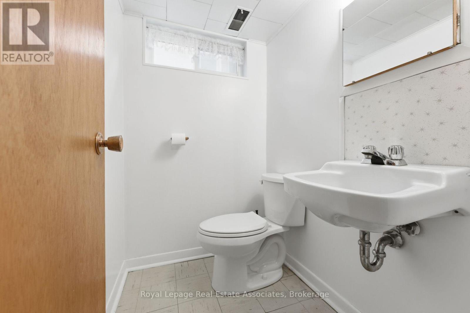 68 Gair Drive, Toronto, Ontario  M8W 4P8 - Photo 21 - W12918608