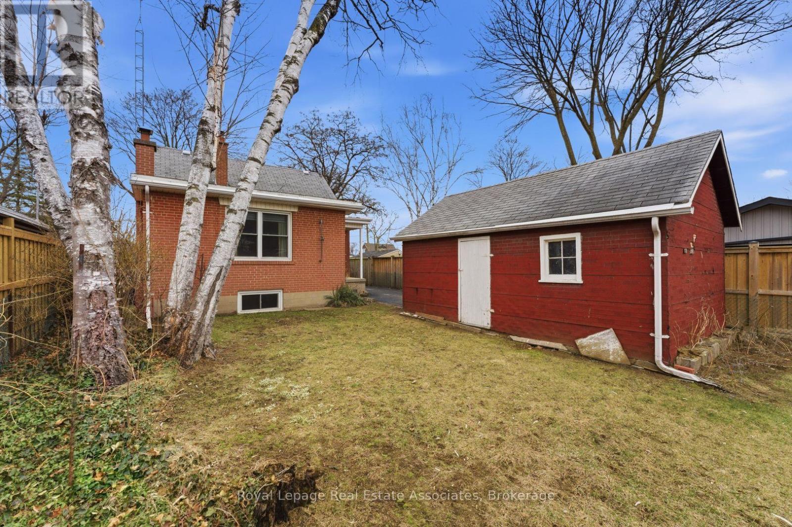 68 Gair Drive, Toronto, Ontario  M8W 4P8 - Photo 25 - W12918608