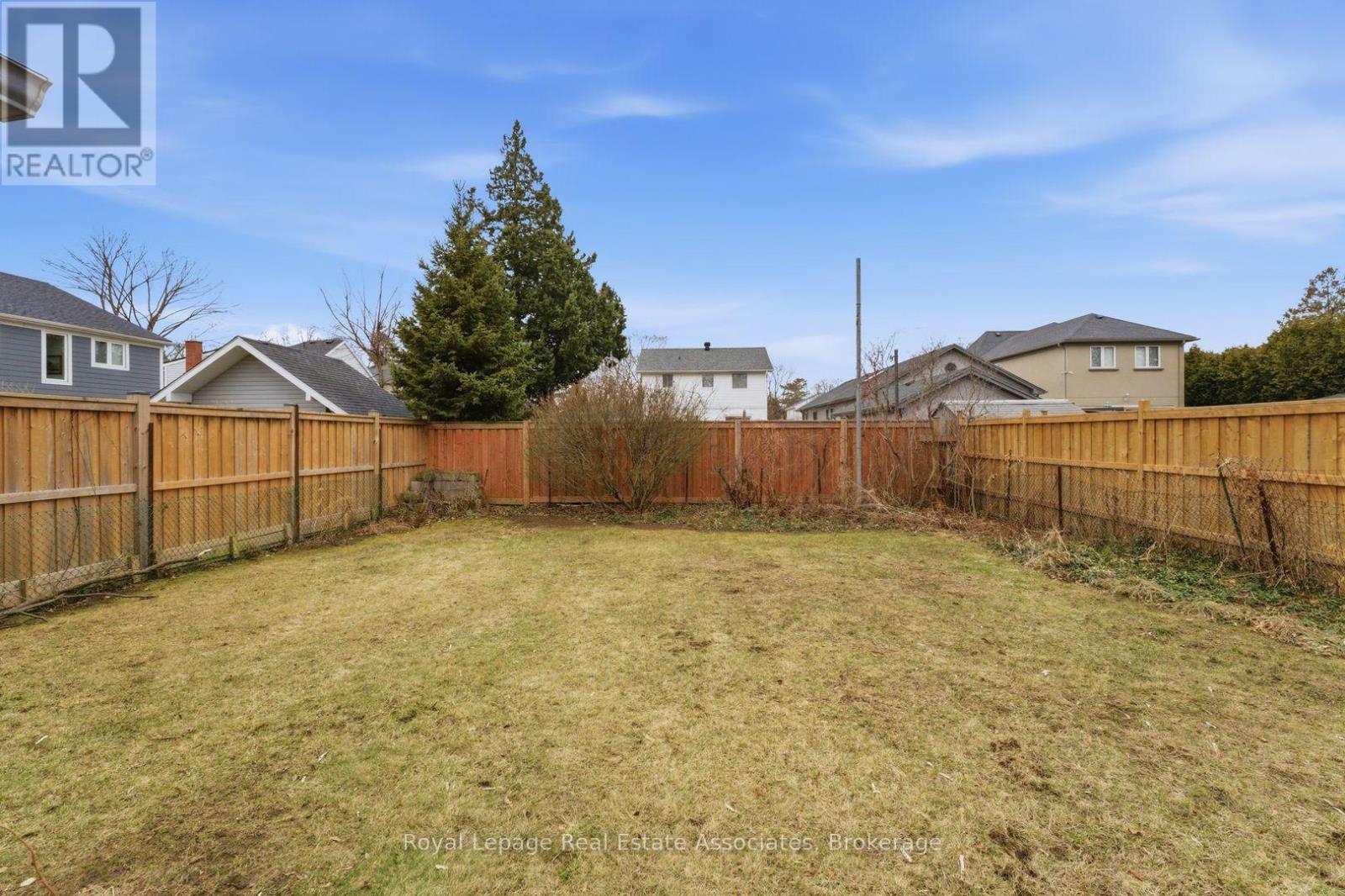 68 Gair Drive, Toronto, Ontario  M8W 4P8 - Photo 26 - W12918608