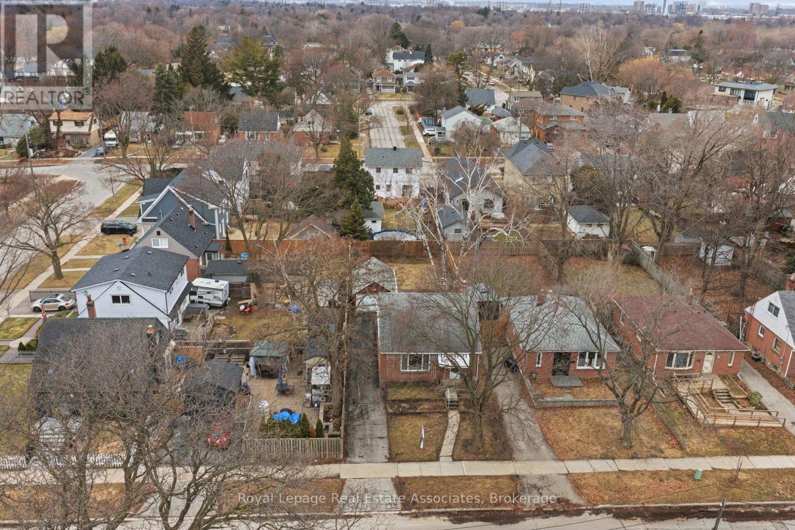 68 Gair Drive, Toronto, Ontario  M8W 4P8 - Photo 27 - W12918608