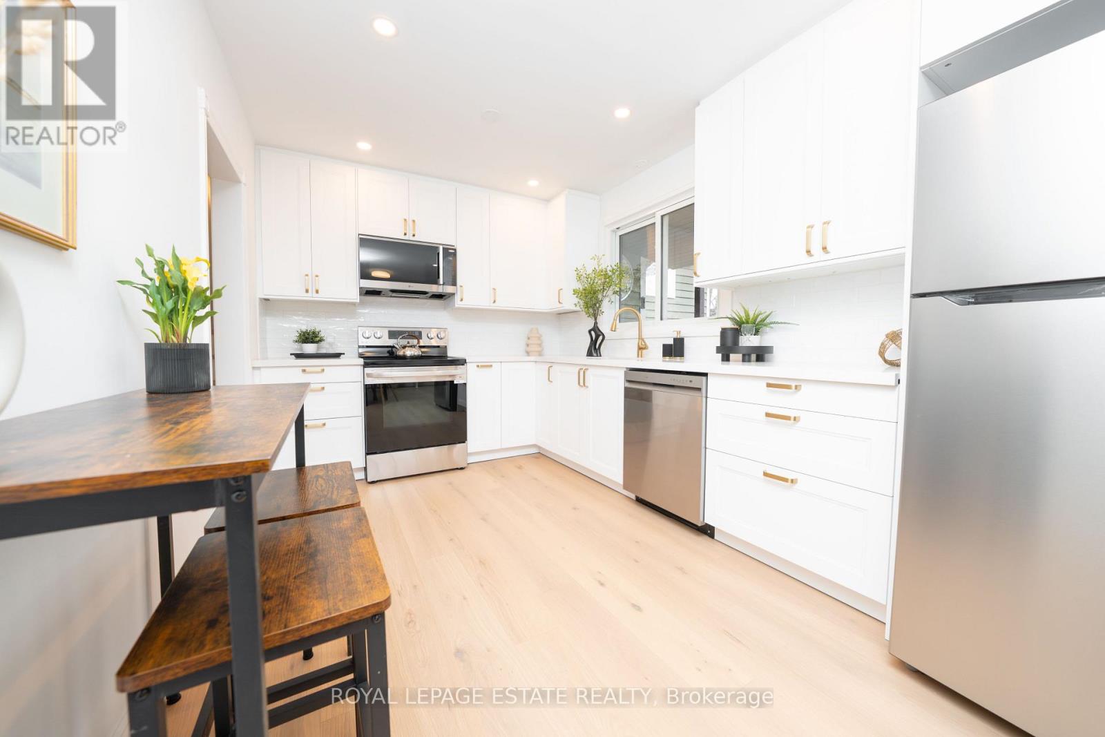 474 Sandlewood Road, Oakville, Ontario  L6L 3S4 - Photo 5 - W12918620