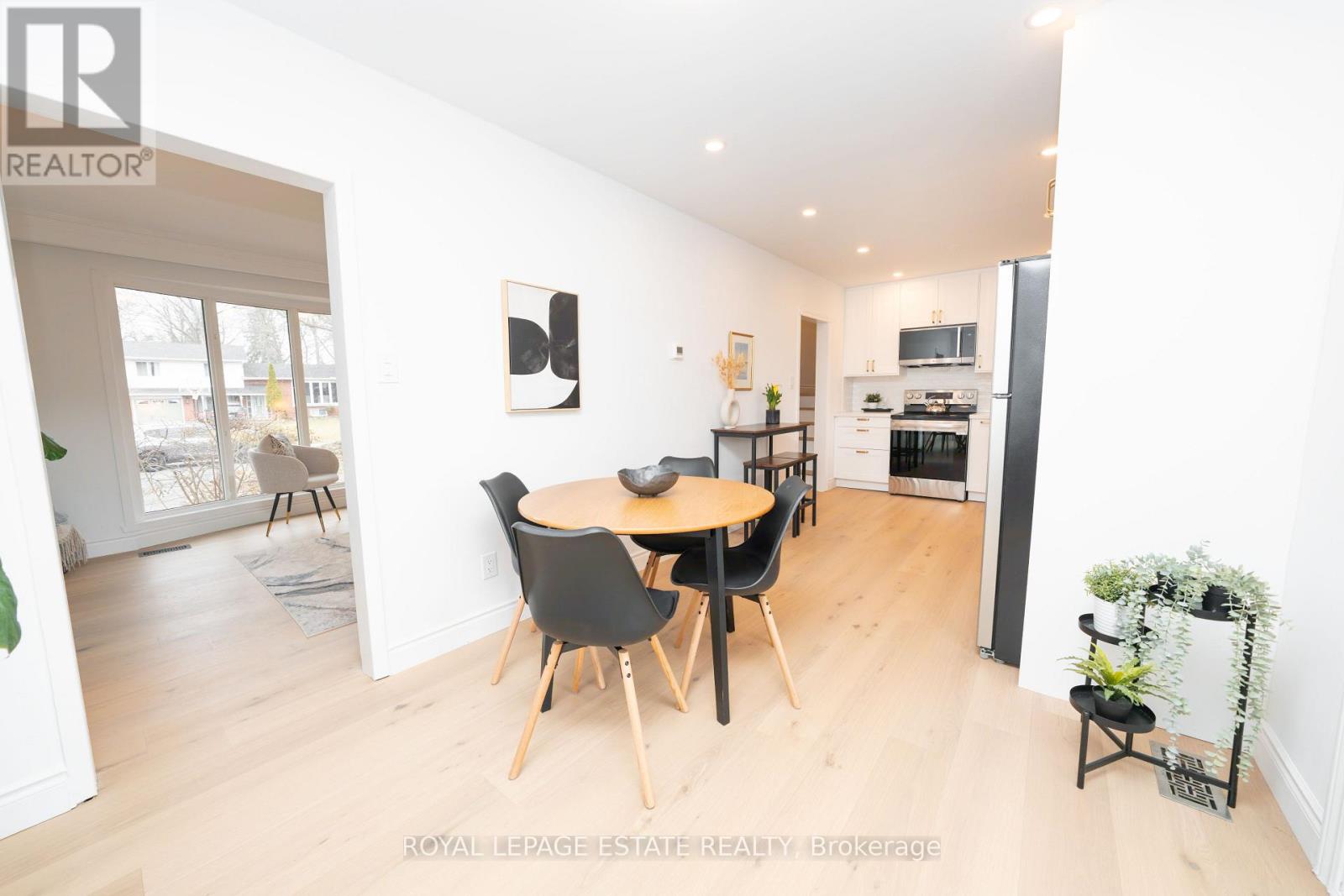 474 Sandlewood Road, Oakville, Ontario  L6L 3S4 - Photo 6 - W12918620