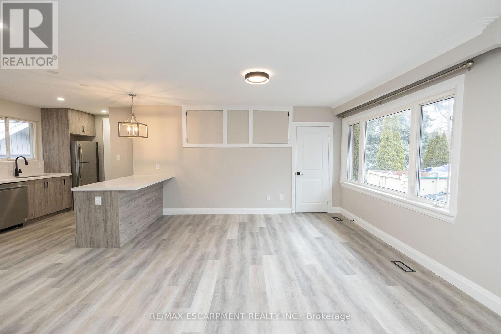 402 Third Line, Oakville, Ontario  L6L 4A5 - Photo 13 - W12918630