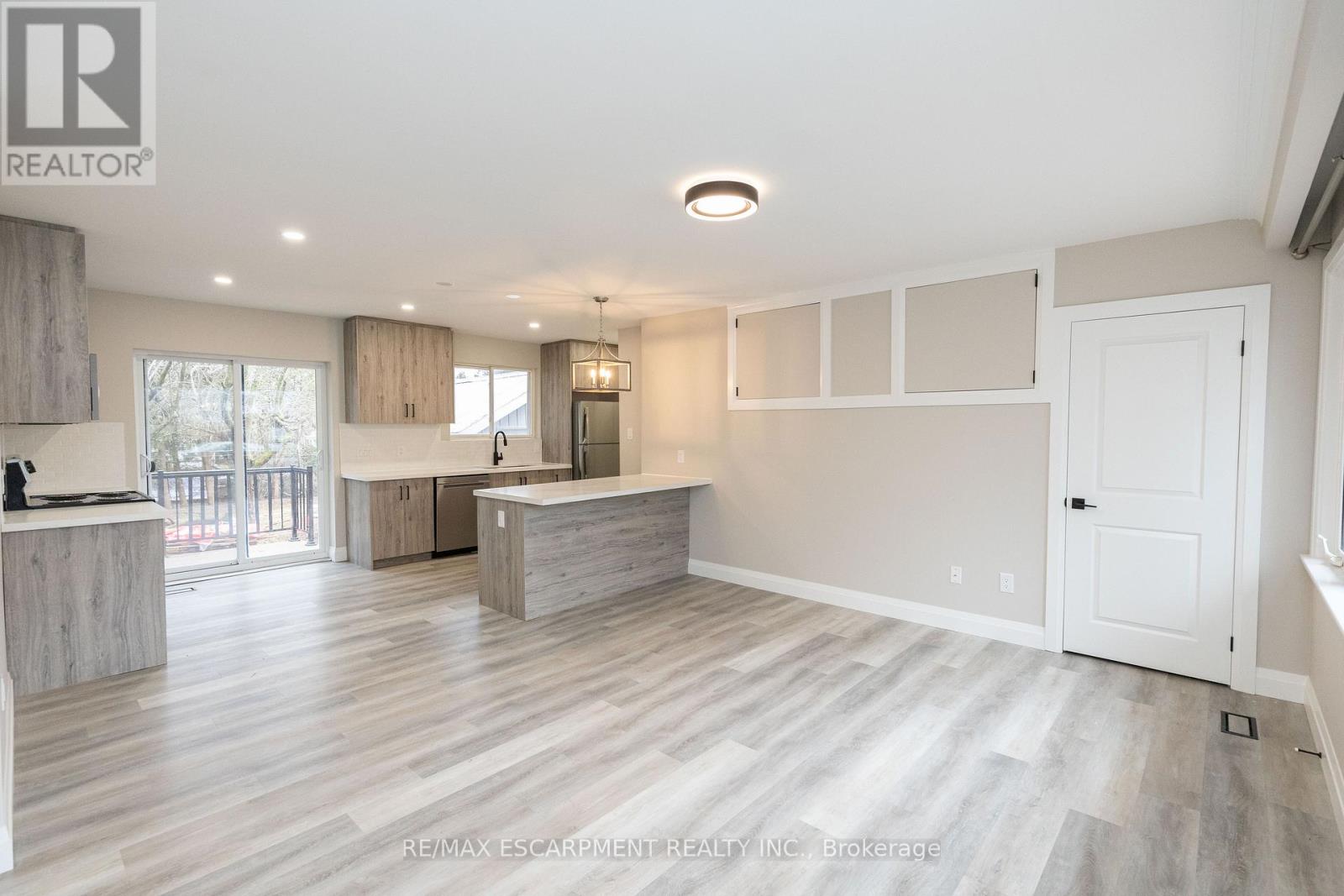 402 Third Line, Oakville, Ontario  L6L 4A5 - Photo 14 - W12918630