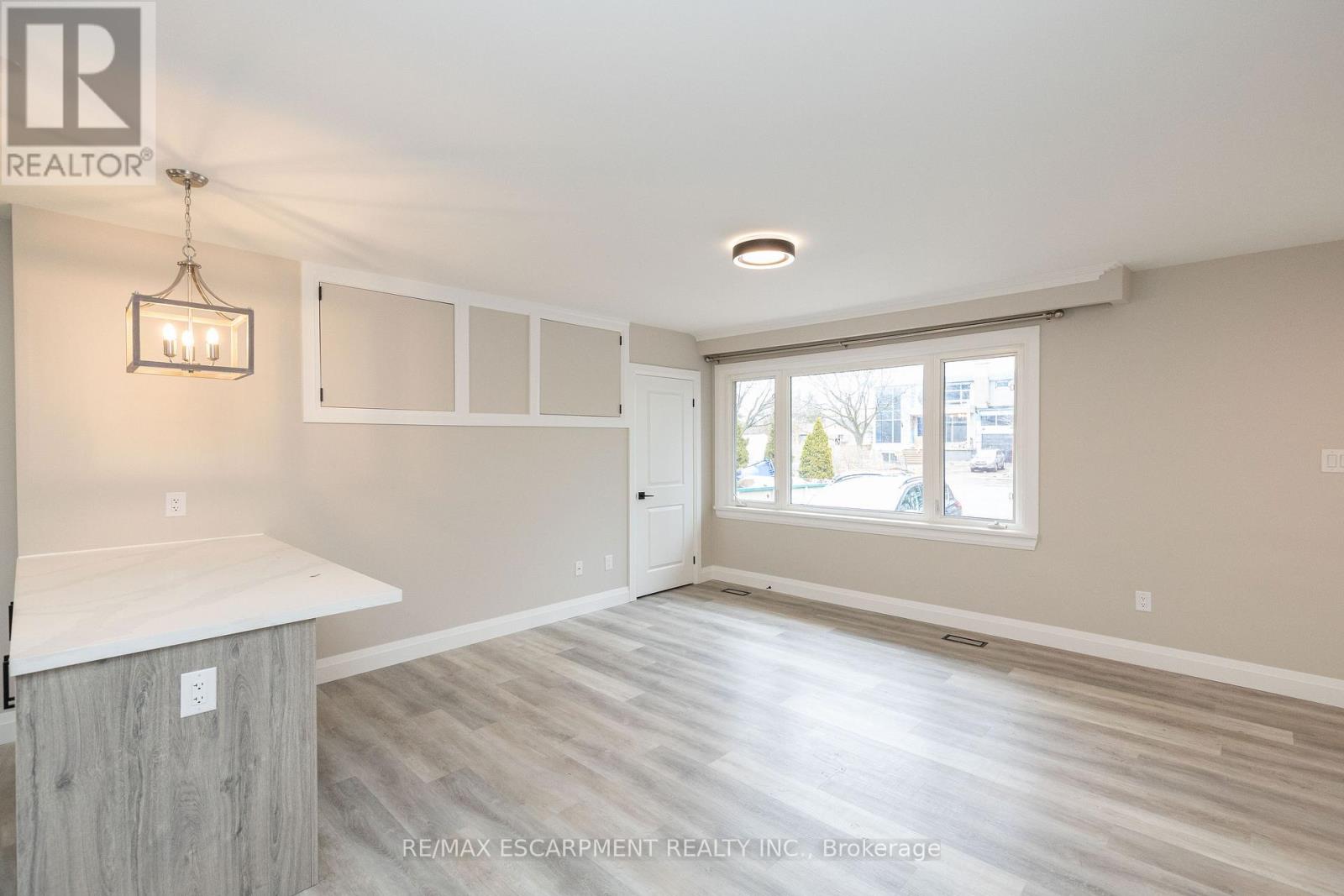 402 Third Line, Oakville, Ontario  L6L 4A5 - Photo 16 - W12918630