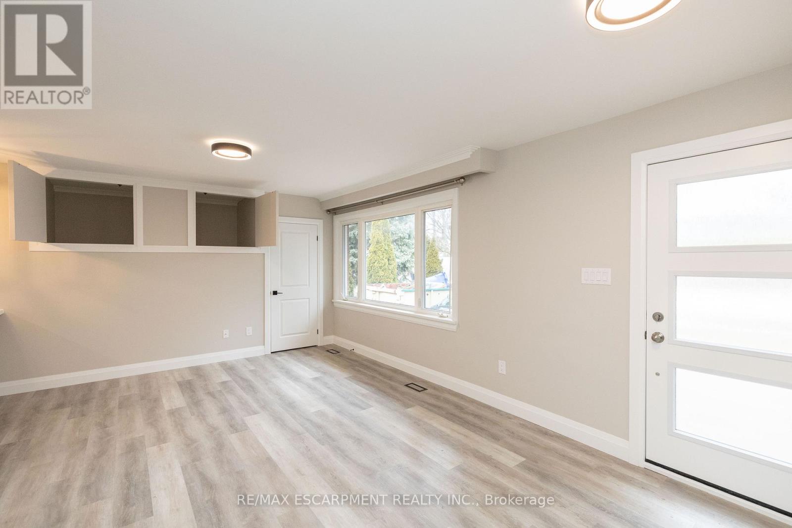 402 Third Line, Oakville, Ontario  L6L 4A5 - Photo 19 - W12918630