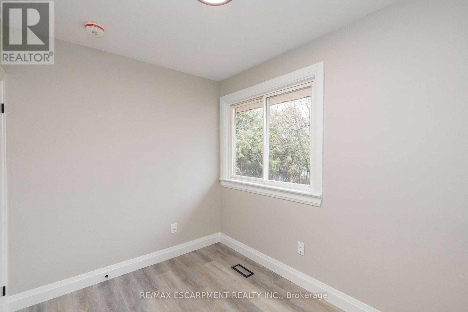 402 Third Line, Oakville, Ontario  L6L 4A5 - Photo 21 - W12918630