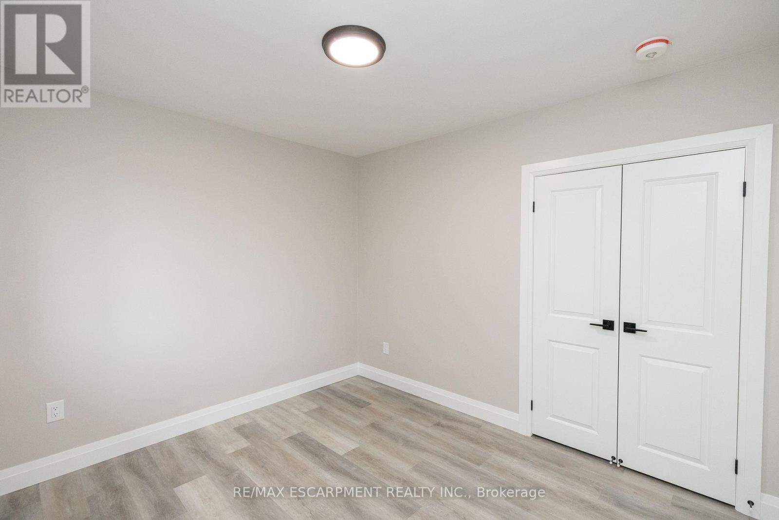 402 Third Line, Oakville, Ontario  L6L 4A5 - Photo 23 - W12918630