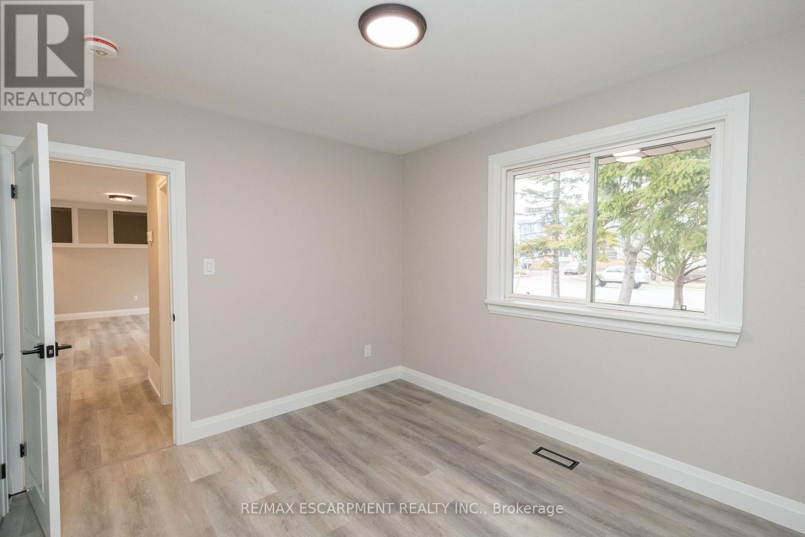 402 Third Line, Oakville, Ontario  L6L 4A5 - Photo 25 - W12918630