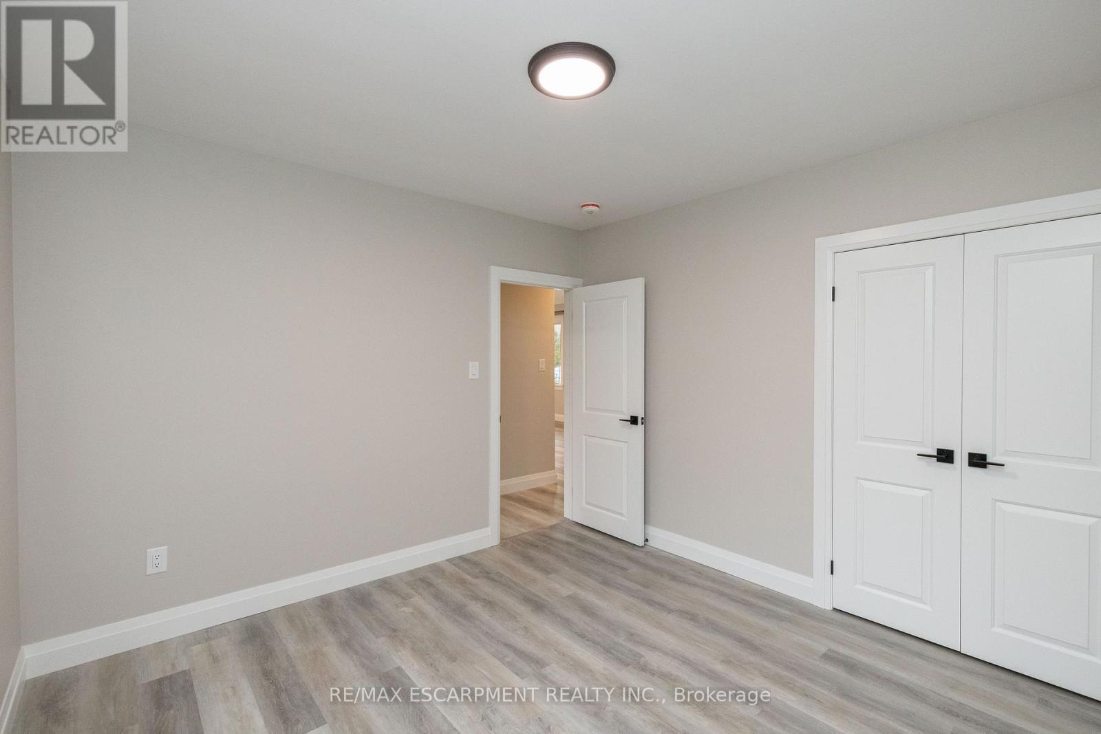 402 Third Line, Oakville, Ontario  L6L 4A5 - Photo 29 - W12918630