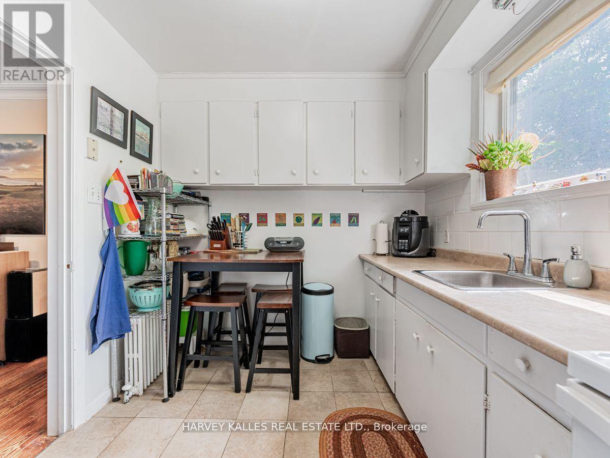 103 & 105 Gilmour Avenue, Toronto, Ontario  M6P 3B2 - Photo 23 - W12918646