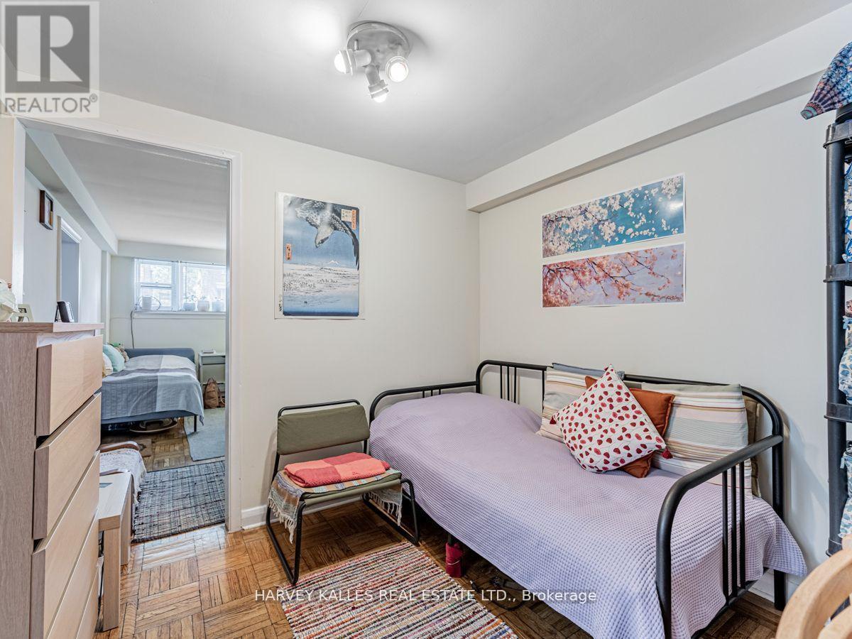 103 & 105 Gilmour Avenue, Toronto, Ontario  M6P 3B2 - Photo 31 - W12918646