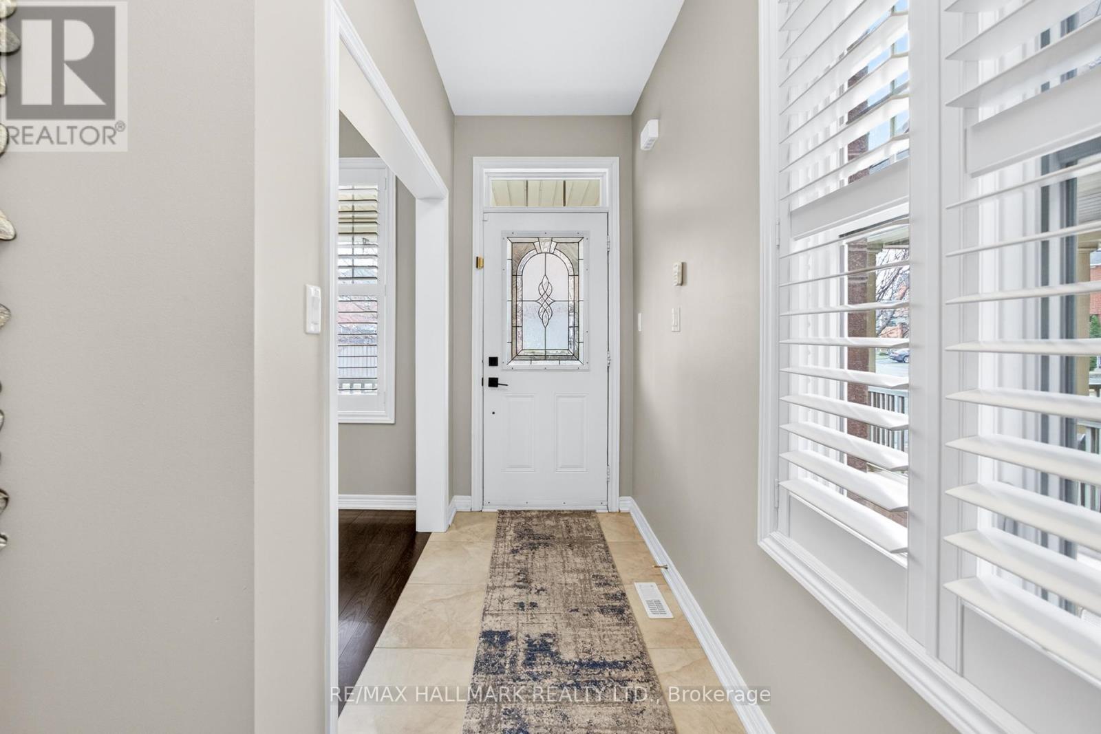 358 Malboeuf Court, Milton, Ontario  L9T 7Y3 - Photo 6 - W12918656