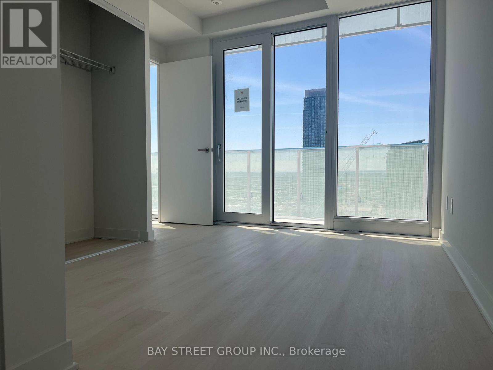 2204 - 3900 Confederation Parkway, Mississauga, Ontario  L5B 0M3 - Photo 10 - W12918680