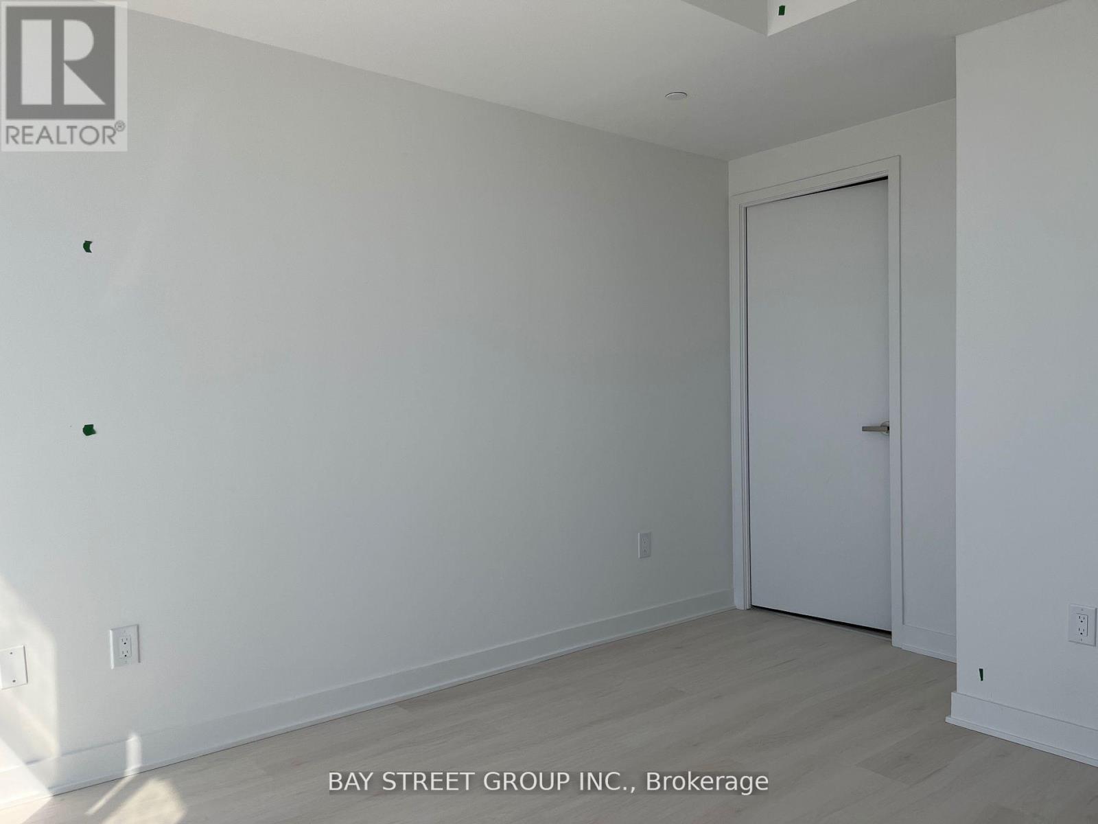 2204 - 3900 Confederation Parkway, Mississauga, Ontario  L5B 0M3 - Photo 3 - W12918680