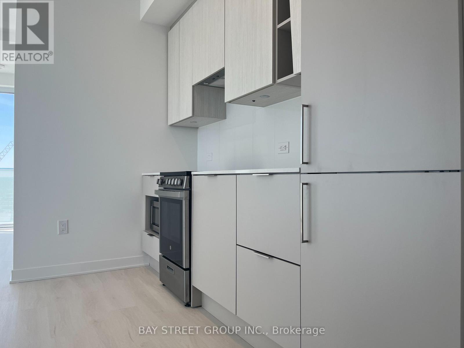 2204 - 3900 Confederation Parkway, Mississauga, Ontario  L5B 0M3 - Photo 5 - W12918680