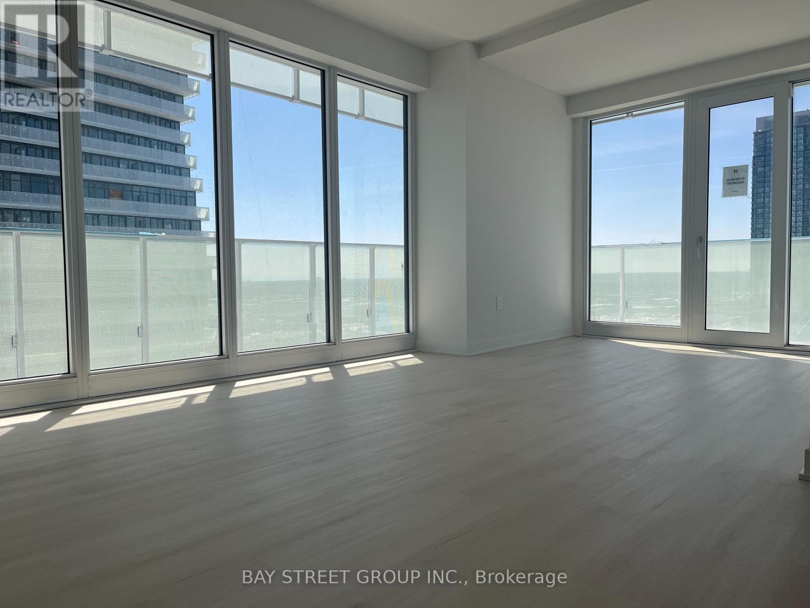 2204 - 3900 Confederation Parkway, Mississauga, Ontario  L5B 0M3 - Photo 8 - W12918680