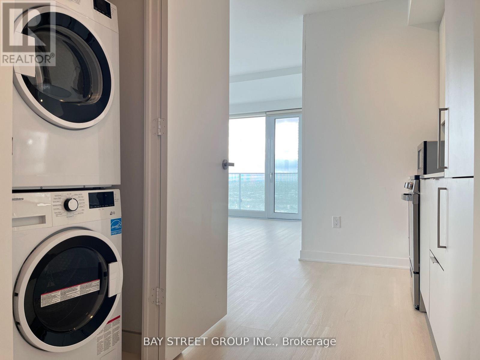 2204 - 3900 Confederation Parkway, Mississauga, Ontario  L5B 0M3 - Photo 9 - W12918680