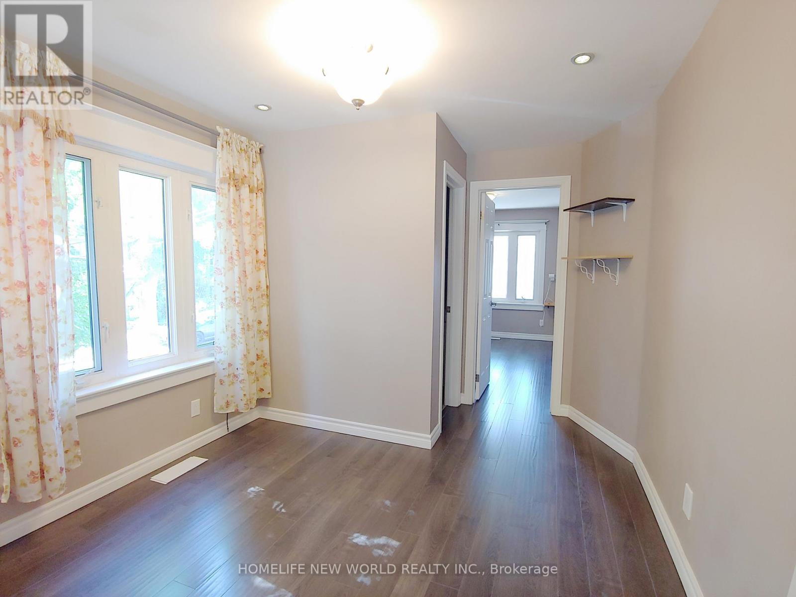 Main - 35 East Lynn Avenue, Toronto, Ontario  M4C 3X3 - Photo 4 - E12918710