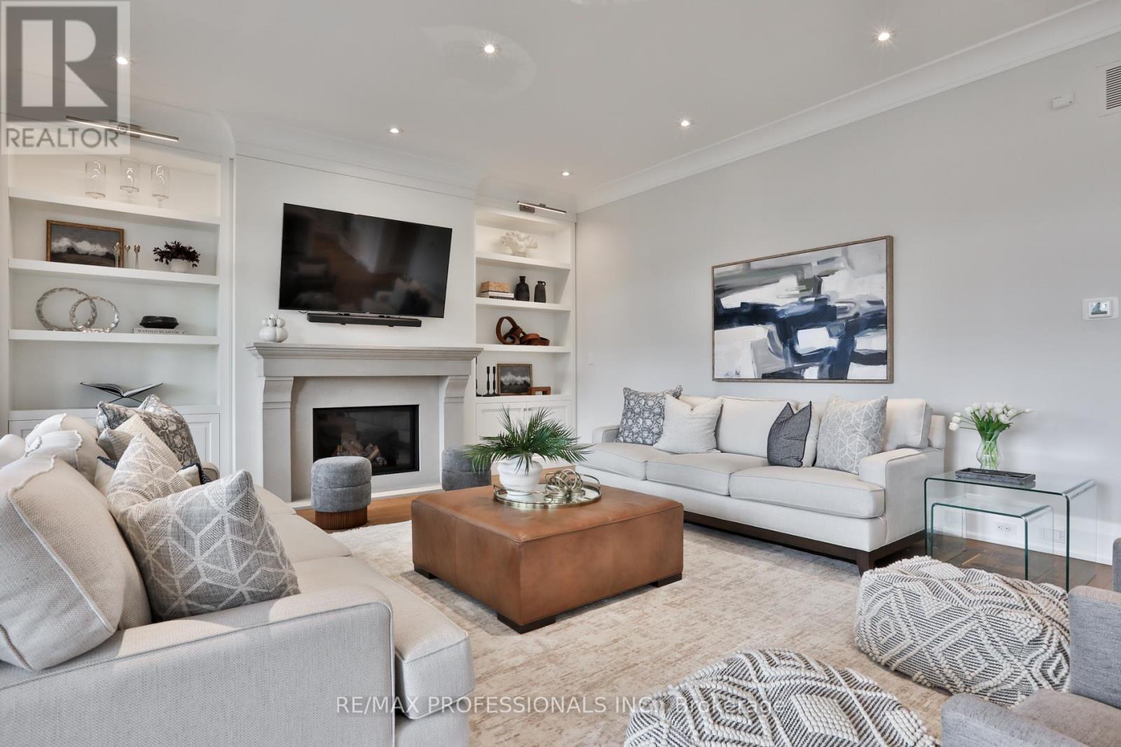 51 Saybrook Avenue, Toronto, Ontario  M8Z 2V6 - Photo 6 - W12918564