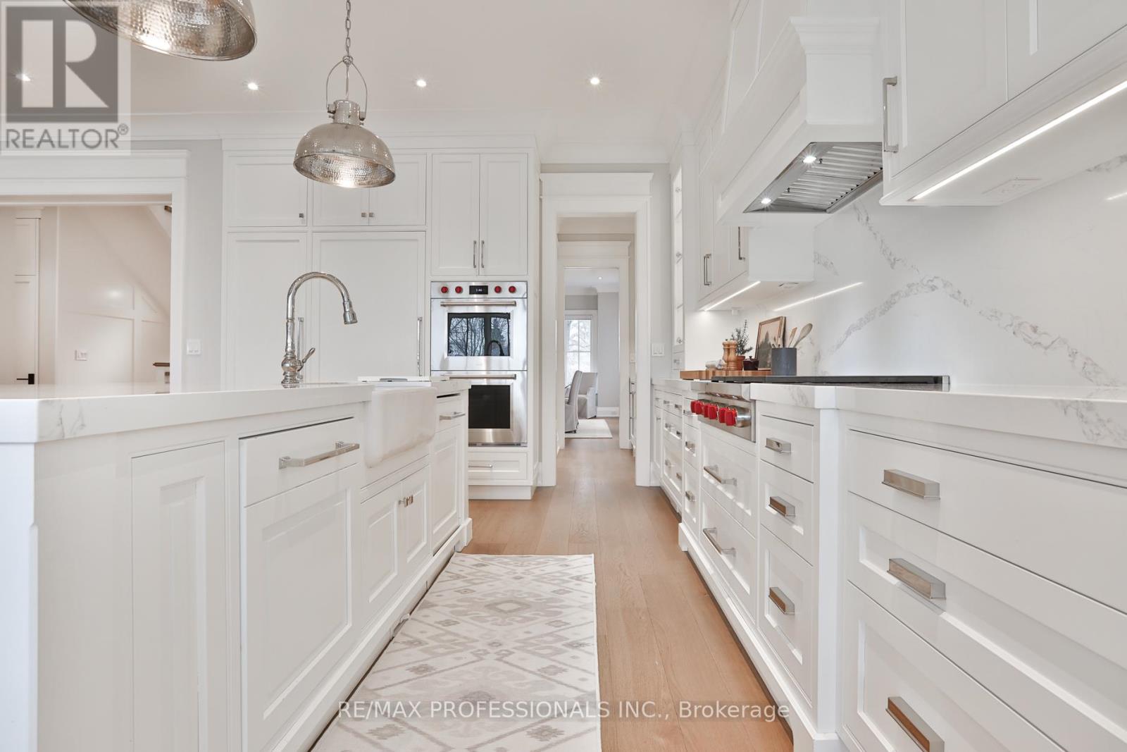 51 Saybrook Avenue, Toronto, Ontario  M8Z 2V6 - Photo 12 - W12918564