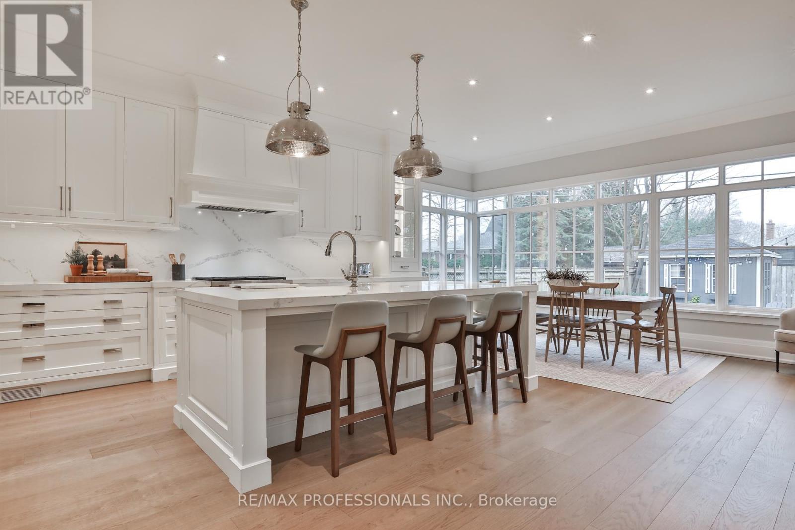 51 Saybrook Avenue, Toronto, Ontario  M8Z 2V6 - Photo 14 - W12918564