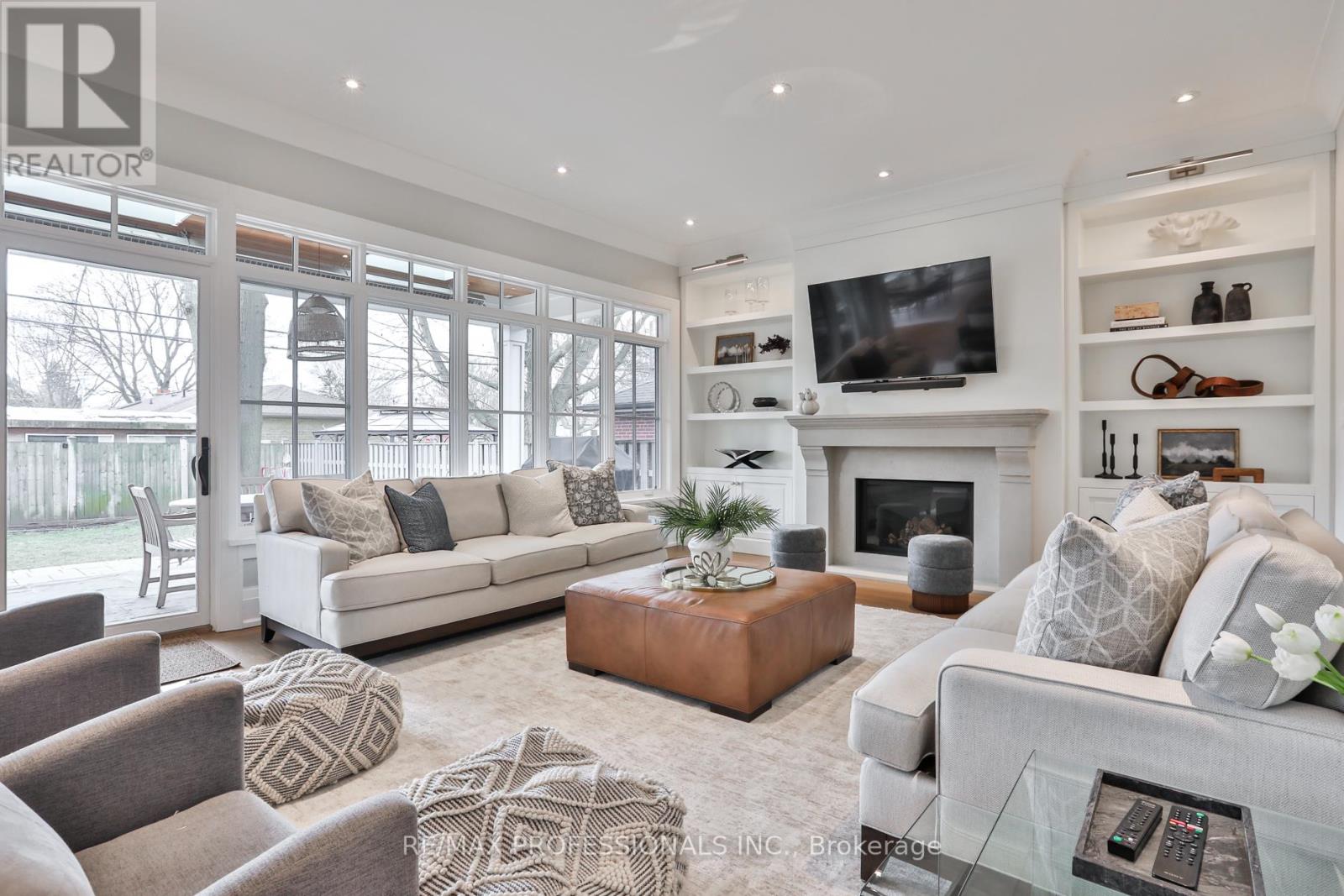 51 Saybrook Avenue, Toronto, Ontario  M8Z 2V6 - Photo 2 - W12918564