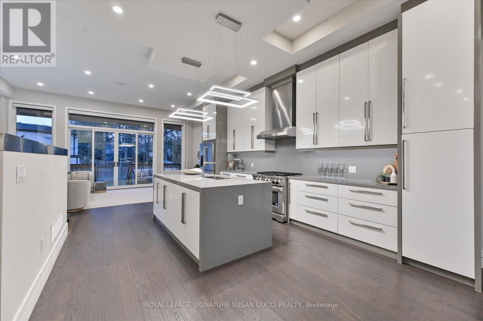 18 Ferris Road, Toronto, Ontario  M4B 1G1 - Photo 10 - E12916244