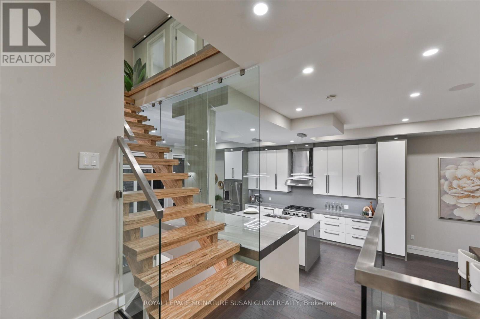 18 Ferris Road, Toronto, Ontario  M4B 1G1 - Photo 17 - E12916244