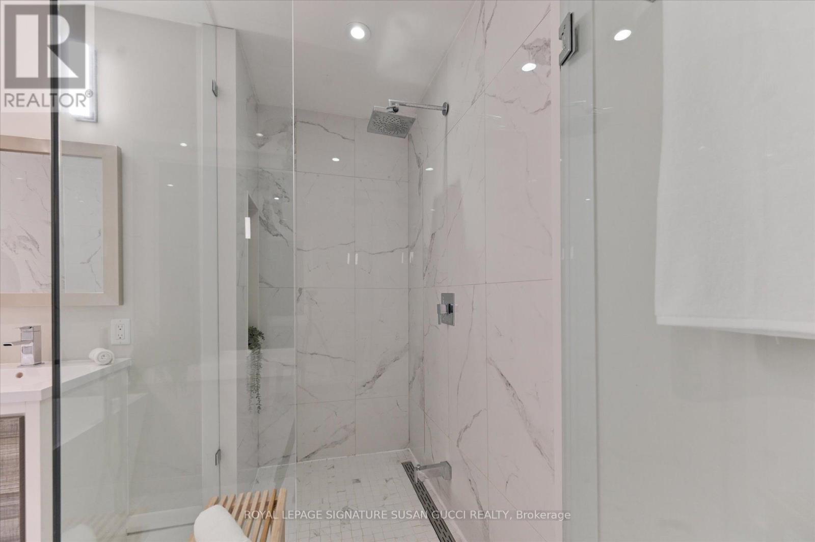 18 Ferris Road, Toronto, Ontario  M4B 1G1 - Photo 26 - E12916244