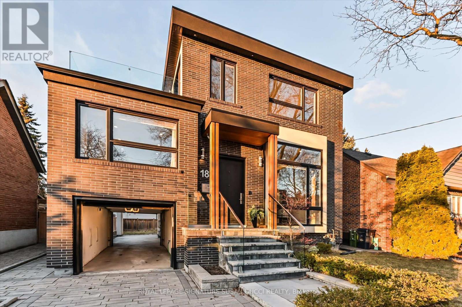 18 Ferris Road, Toronto, Ontario  M4B 1G1 - Photo 4 - E12916244