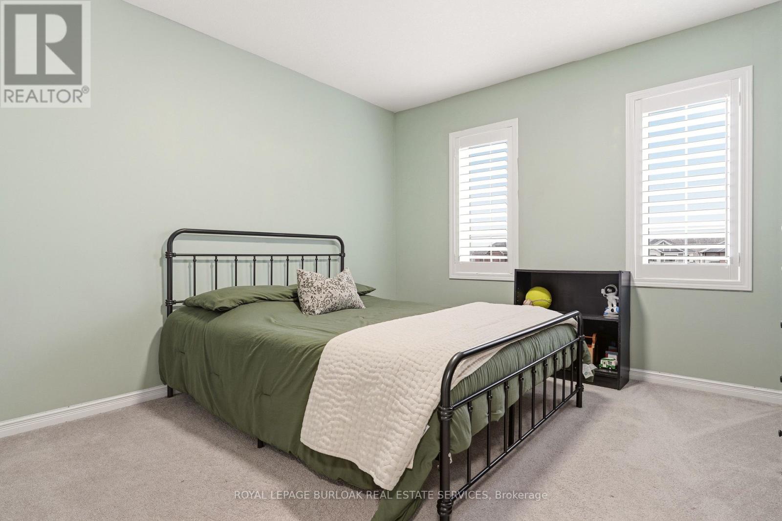 105 Larry Crescent, Haldimand, Ontario  N3W 0B2 - Photo 27 - X12918530