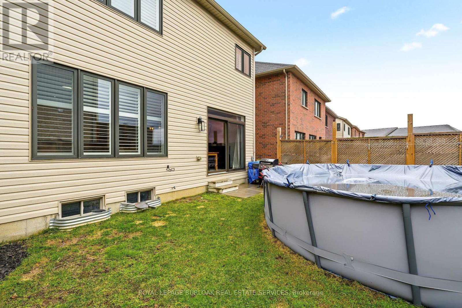 105 Larry Crescent, Haldimand, Ontario  N3W 0B2 - Photo 31 - X12918530