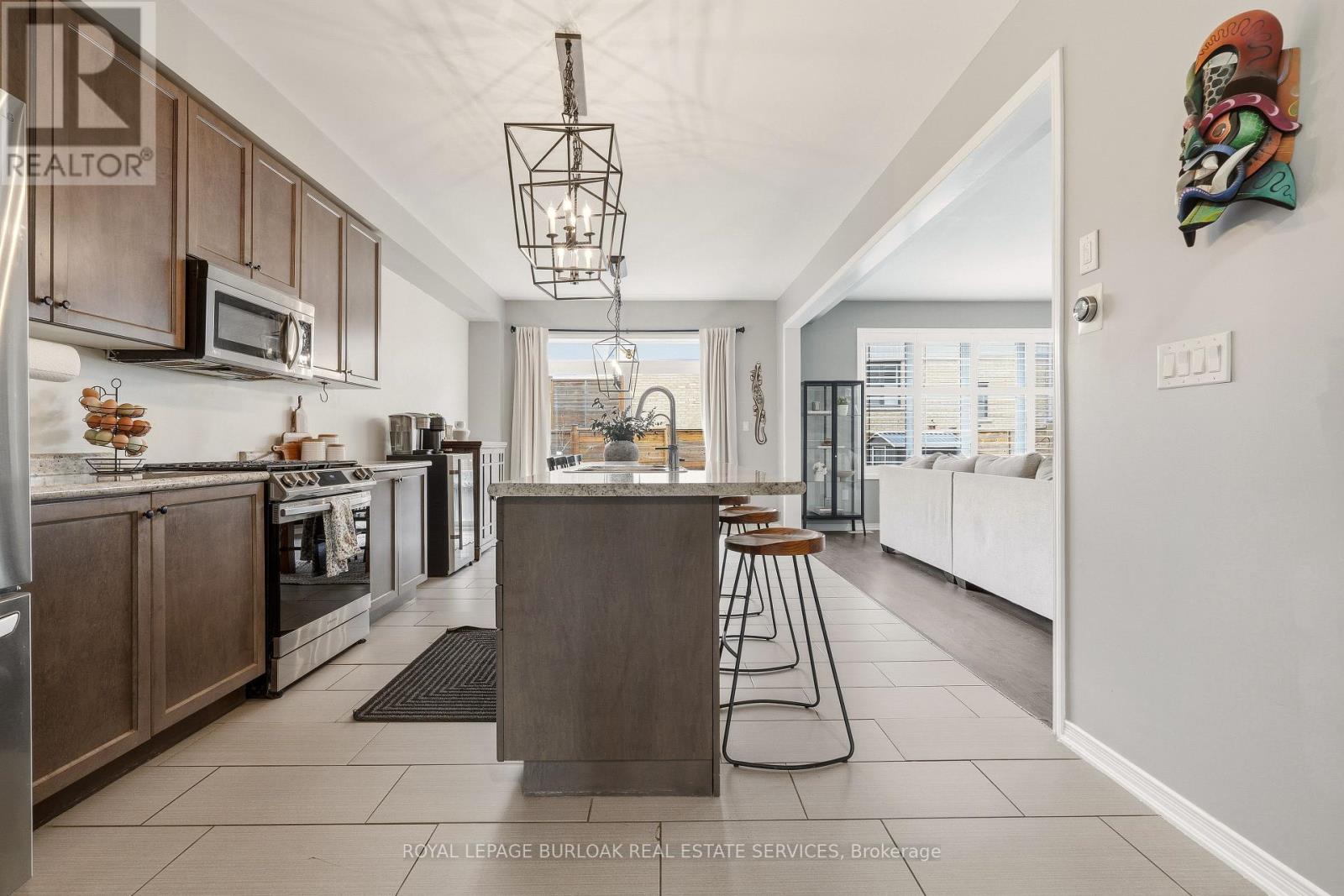 105 Larry Crescent, Haldimand, Ontario  N3W 0B2 - Photo 5 - X12918530