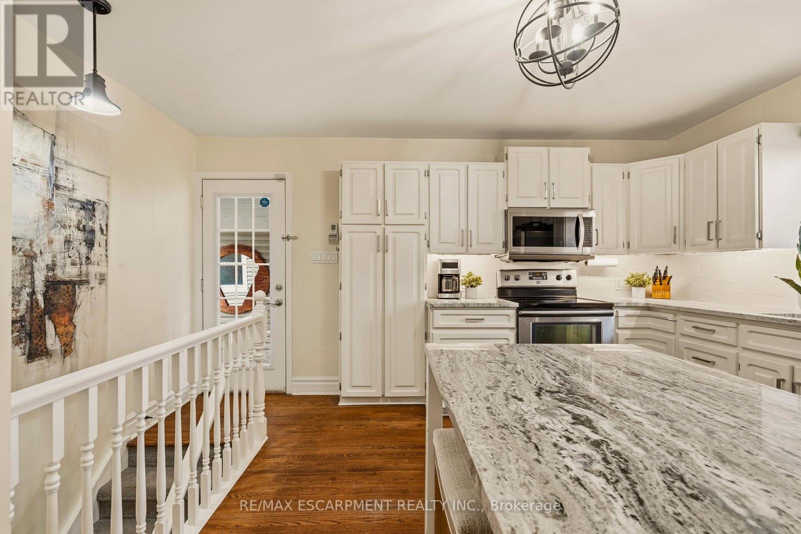 38 Parker Avenue, Hamilton, Ontario  L9G 1A7 - Photo 14 - X12918588