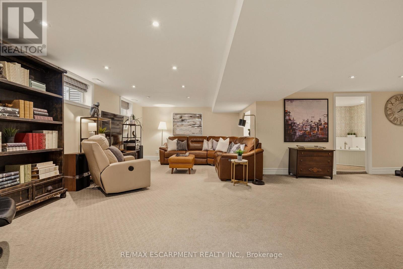 38 Parker Avenue, Hamilton, Ontario  L9G 1A7 - Photo 29 - X12918588