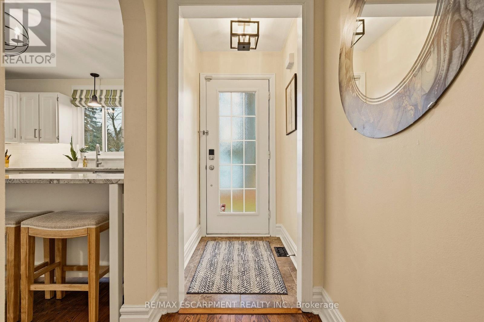 38 Parker Avenue, Hamilton, Ontario  L9G 1A7 - Photo 5 - X12918588