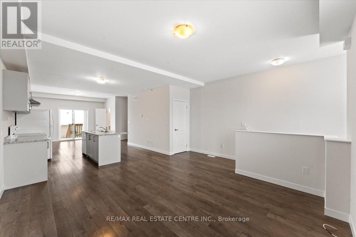 39 Denistoun Street, Welland, Ontario  L3C 0H6 - Photo 10 - X12918660