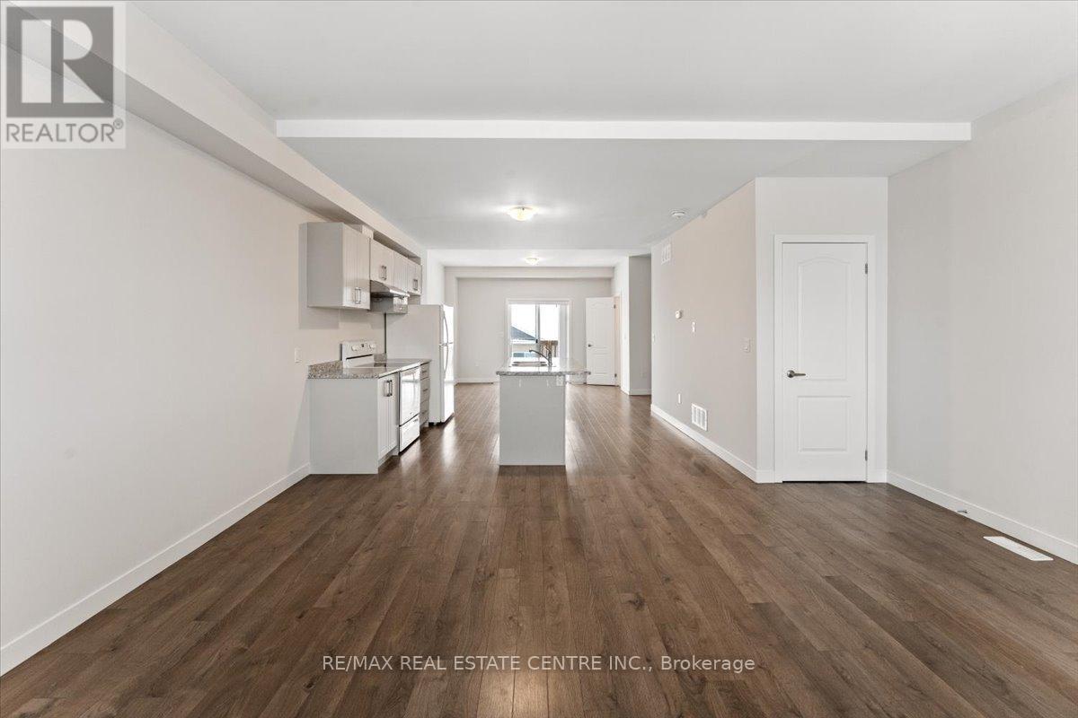 39 Denistoun Street, Welland, Ontario  L3C 0H6 - Photo 11 - X12918660