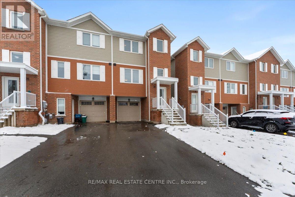 39 Denistoun Street, Welland, Ontario  L3C 0H6 - Photo 2 - X12918660