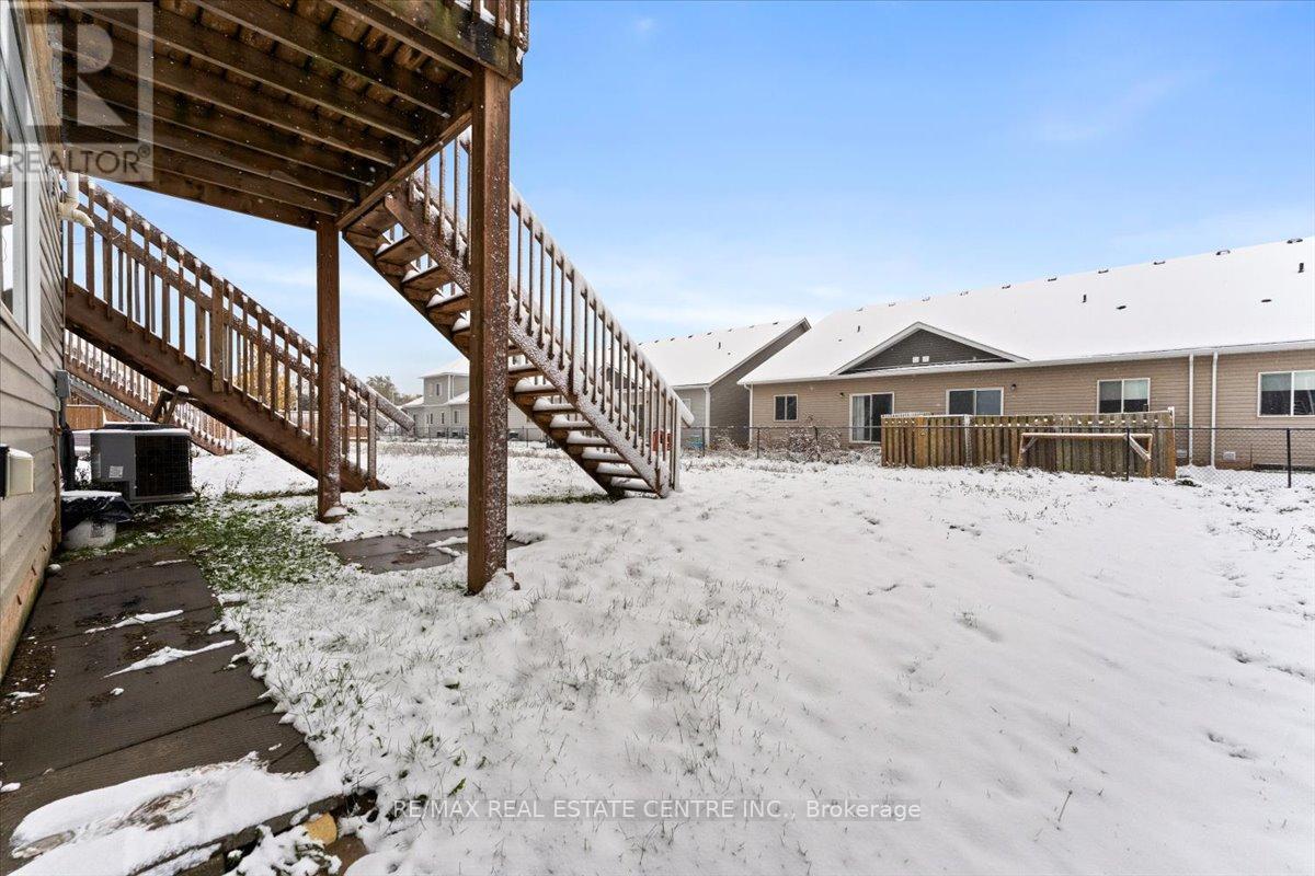 39 Denistoun Street, Welland, Ontario  L3C 0H6 - Photo 41 - X12918660