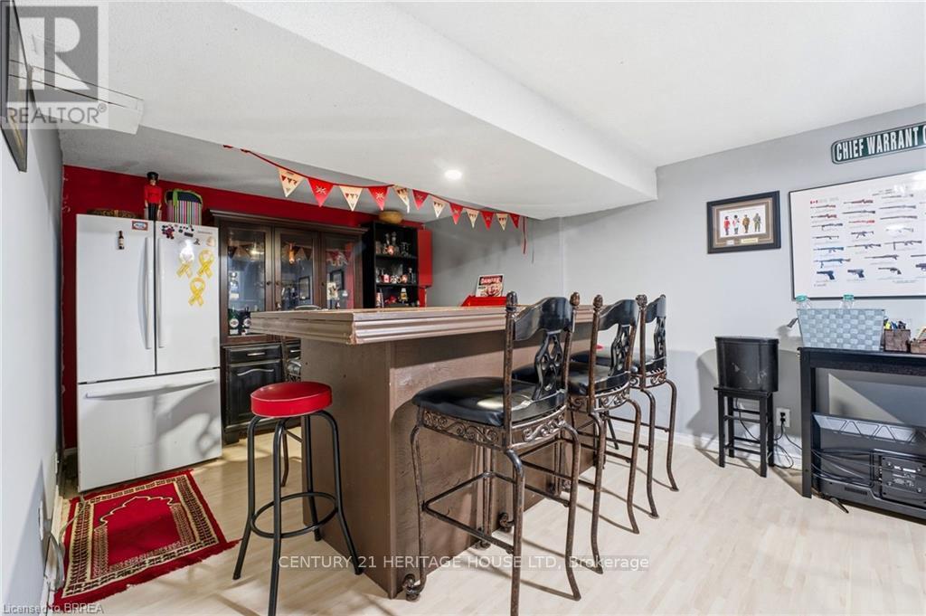 179 Banbury Road, Brantford, Ontario  N3P 1E6 - Photo 19 - X12918668