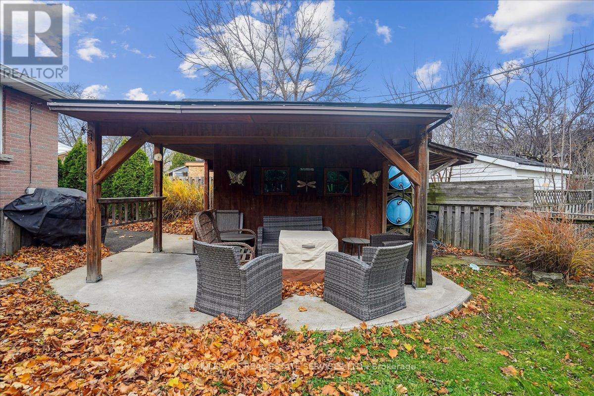 391 East 16th Street, Hamilton (Hill Park), Ontario  L9A 4K4 - Photo 17 - X12918694