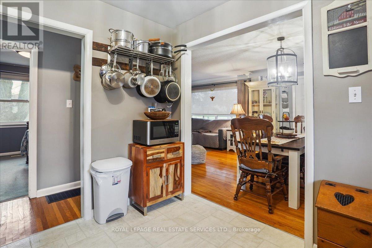 391 East 16th Street, Hamilton (Hill Park), Ontario  L9A 4K4 - Photo 7 - X12918694