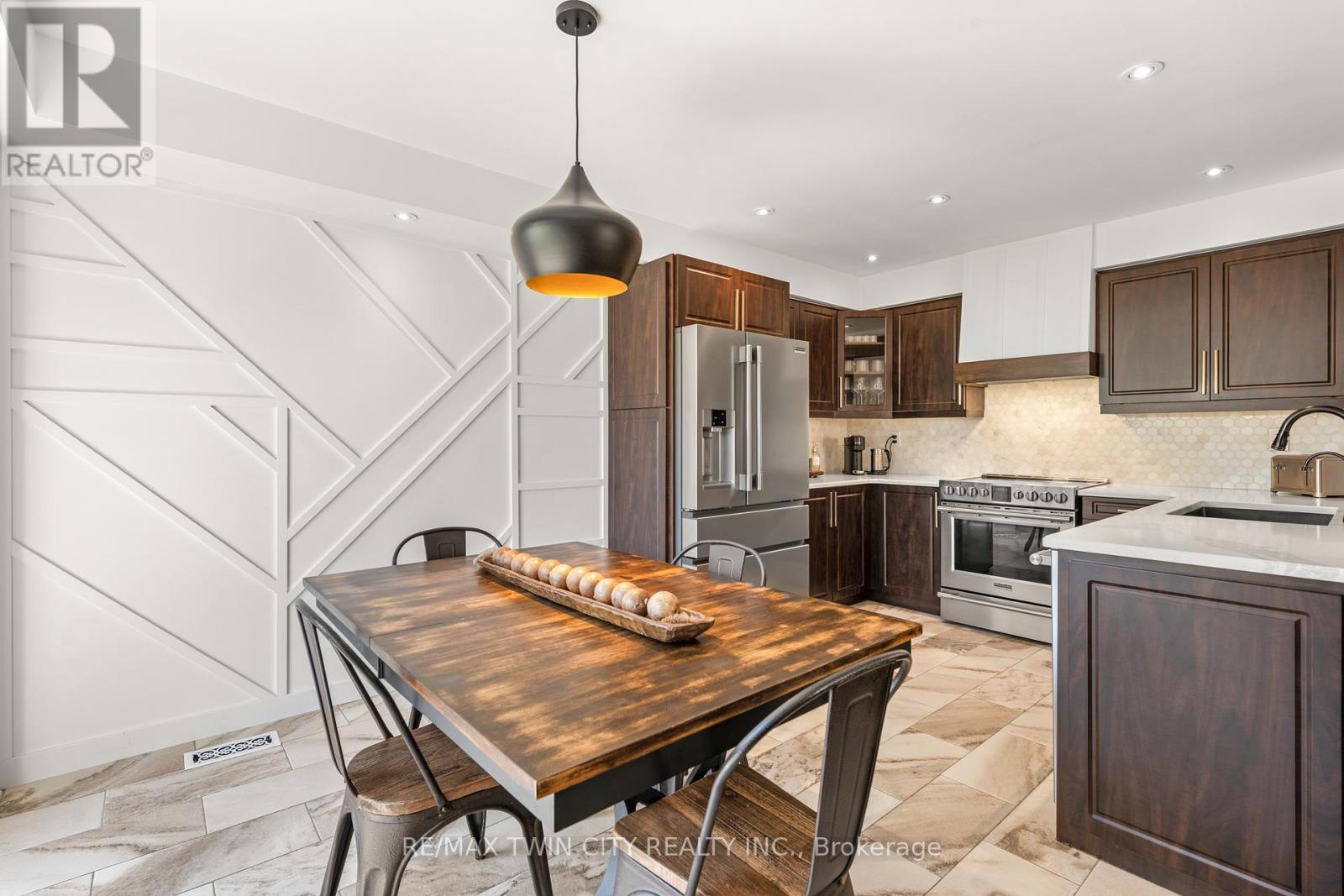 32 Bloomington Drive, Cambridge, Ontario  N1P 1J4 - Photo 17 - X12918716